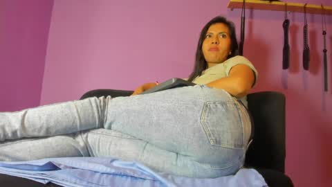 Snapshot of melydoll_ chatting on 03/31/26, 07:47 Maelly online show from 03/31/26, 07:47