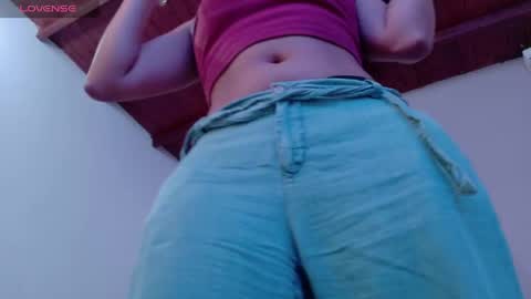 Snapshot of melydoll_ chatting on 04/03/26, 07:23 Maelly online show from 04/03/26, 07:23