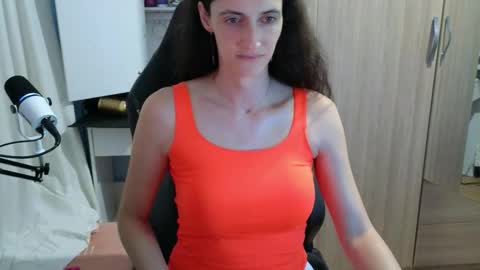 Snapshot of memisecrets chatting on 10/12/25, 05:56 Megumi Aina online show from 10/12/25, 05:56