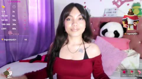 Snapshot of mena_hicks chatting on 02/14/25, 07:02 Heart  online show from 02/14/25, 07:02