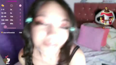 Snapshot of mena_hicks chatting on 02/21/25, 01:11 Heart  online show from 02/21/25, 01:11