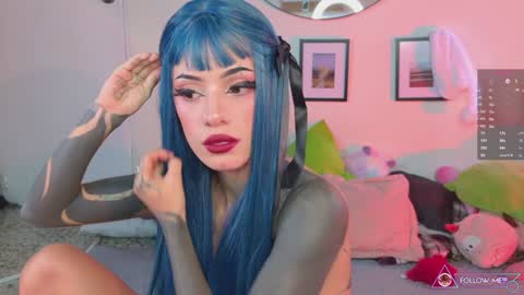 Snapshot of menasaurio_ chatting on 12/05/24, 07:38 Mena  Help me reach 700 thumbs up online show from 12/05/24, 07:38