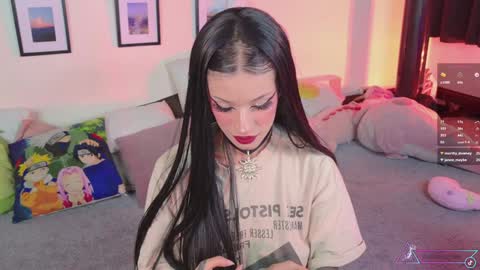 Snapshot of menasaurio_ chatting on 12/06/24, 06:28 Mena  Help me reach 700 thumbs up online show from 12/06/24, 06:28