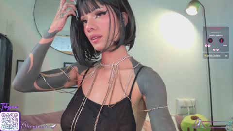 Snapshot of menasaurio_ chatting on 01/11/25, 09:25 Mena  Help me reach 700 thumbs up online show from 01/11/25, 09:25