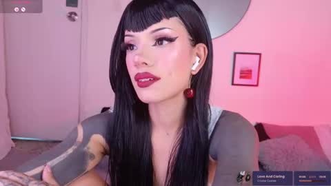 Snapshot of menasaurio_ chatting on 09/25/25, 07:50 Mena  Help me reach 700 thumbs up online show from 09/25/25, 07:50