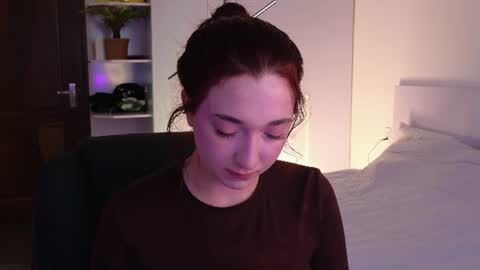 Snapshot of mencialo chatting on 06/15/26, 02:36 Mencialo online show from 06/15/26, 02:36