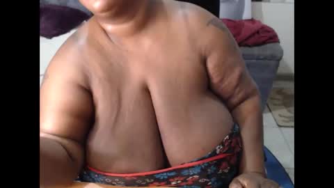 bigboobsass online show from 11/18/25, 07:40