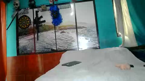 Snapshot of menesis888moon chatting on 12/19/25, 06:59 menesis888moon online show from 12/19/25, 06:59