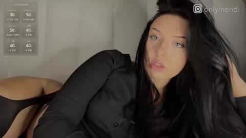 menndi online show from 11/14/25, 09:08