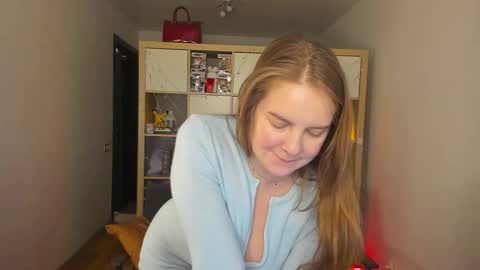 Flora  Next stream November 17th at 6  GMT online show from 02/12/26, 06:52