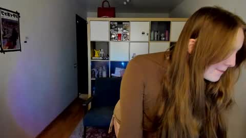 Snapshot of meow_k1tty chatting on 04/28/26, 04:39 Flora Next stream November 17th at 6 GMT online show from 04/28/26, 04:39