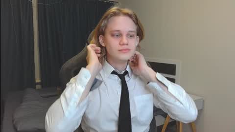 Snapshot of meow_mickey chatting on 12/03/24, 04:58 Mickey online show from 12/03/24, 04:58