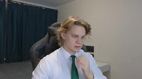 Snapshot of meow_mickey chatting on 12/30/24, 04:31 Mickey online show from 12/30/24, 04:31