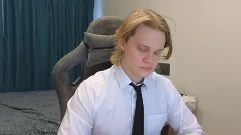 Snapshot of meow_mickey chatting on 02/12/25, 04:33 Mickey online show from 02/12/25, 04:33