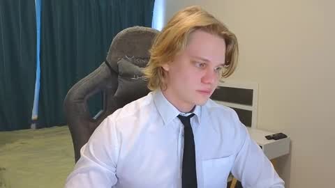 Snapshot of meow_mickey chatting on 02/18/25, 04:58 Mickey online show from 02/18/25, 04:58