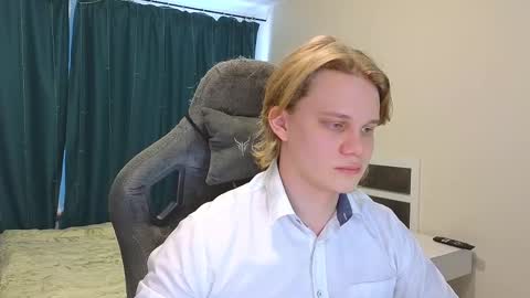 Snapshot of meow_mickey chatting on 02/21/25, 05:02 Mickey online show from 02/21/25, 05:02