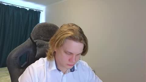 Snapshot of meow_mickey chatting on 02/22/25, 07:45 Mickey online show from 02/22/25, 07:45