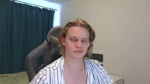 Snapshot of meow_mickey chatting on 03/04/25, 05:11 Mickey online show from 03/04/25, 05:11