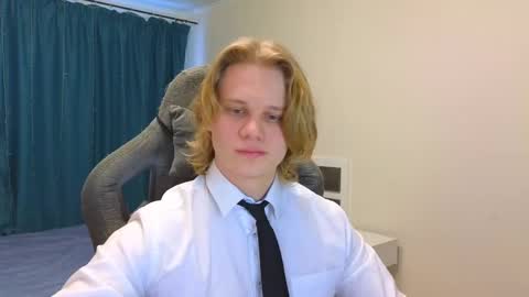 Snapshot of meow_mickey chatting on 03/06/25, 03:35 Mickey online show from 03/06/25, 03:35