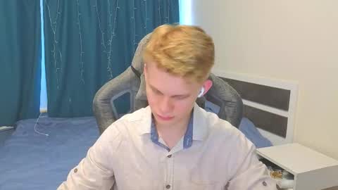 Snapshot of meow_mickey chatting on 09/09/25, 10:04 Mickey online show from 09/09/25, 10:04