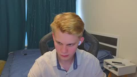 Snapshot of meow_mickey chatting on 09/11/25, 08:25 Mickey online show from 09/11/25, 08:25