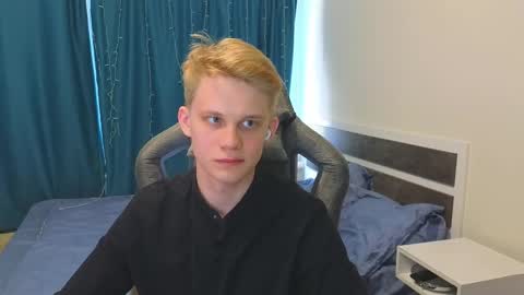 Snapshot of meow_mickey chatting on 09/15/25, 07:41 Mickey online show from 09/15/25, 07:41