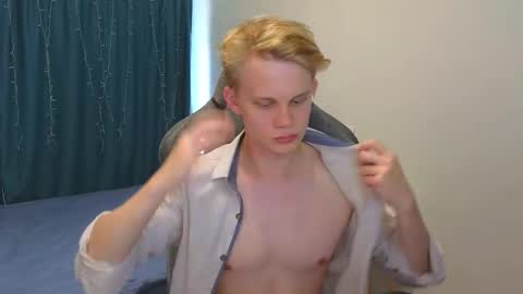 Snapshot of meow_mickey chatting on 10/16/25, 09:10 Mickey online show from 10/16/25, 09:10