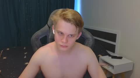 Snapshot of meow_mickey chatting on 01/15/26, 08:08 Mickey online show from 01/15/26, 08:08