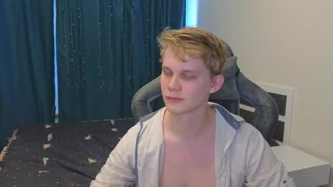 Snapshot of meow_mickey chatting on 01/16/26, 09:24 Mickey online show from 01/16/26, 09:24