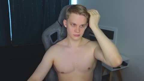 Snapshot of meow_mickey chatting on 02/03/26, 06:40 Mickey online show from 02/03/26, 06:40