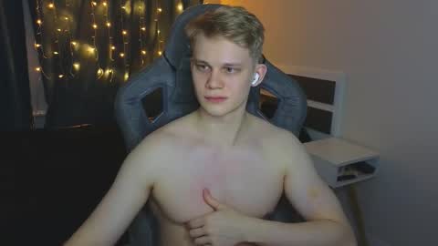 Snapshot of meow_mickey chatting on 02/04/26, 05:19 Mickey online show from 02/04/26, 05:19