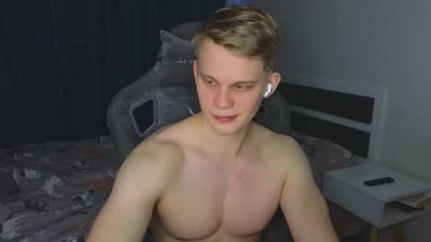 Snapshot of meow_mickey chatting on 02/09/26, 03:43 Mickey online show from 02/09/26, 03:43