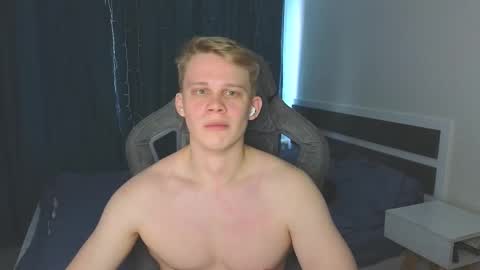 Snapshot of meow_mickey chatting on 02/13/26, 04:19 Mickey online show from 02/13/26, 04:19