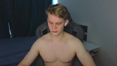 Snapshot of meow_mickey chatting on 02/14/26, 05:37 Mickey online show from 02/14/26, 05:37