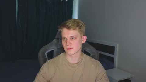 Snapshot of meow_mickey chatting on 02/16/26, 12:45 Mickey online show from 02/16/26, 12:45