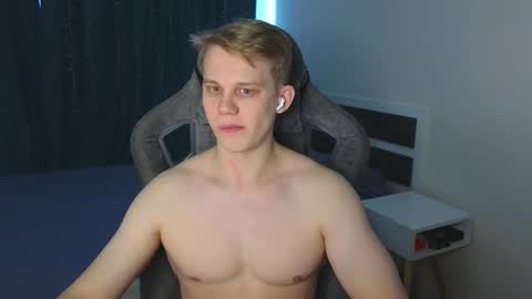 Snapshot of meow_mickey chatting on 02/19/26, 05:36 Mickey online show from 02/19/26, 05:36