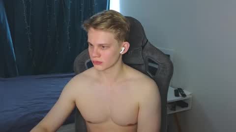 Snapshot of meow_mickey chatting on 02/21/26, 06:58 Mickey online show from 02/21/26, 06:58