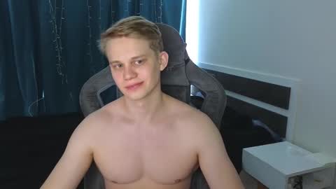 Snapshot of meow_mickey chatting on 02/23/26, 08:44 Mickey online show from 02/23/26, 08:44