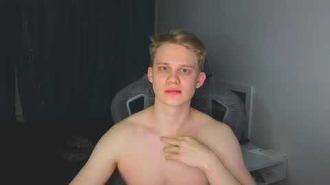 Snapshot of meow_mickey chatting on 02/23/26, 10:18 Mickey online show from 02/23/26, 10:18