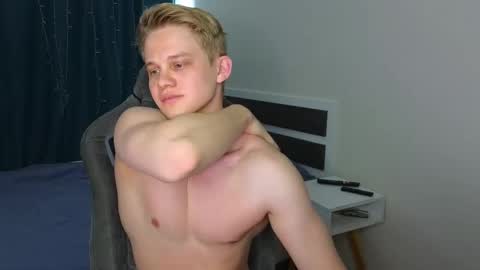 Snapshot of meow_mickey chatting on 03/01/26, 06:26 Mickey online show from 03/01/26, 06:26