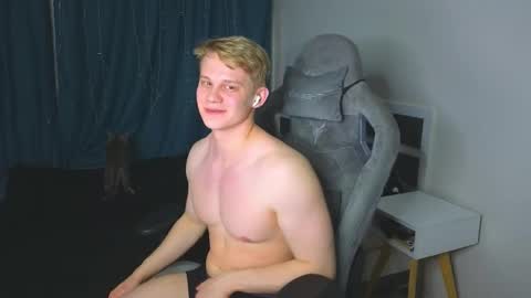 Snapshot of meow_mickey chatting on 03/04/26, 09:10 Mickey online show from 03/04/26, 09:10