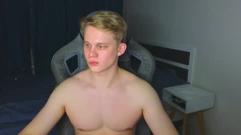 Snapshot of meow_mickey chatting on 03/05/26, 07:32 Mickey online show from 03/05/26, 07:32