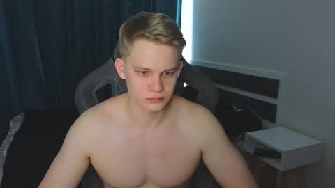 Snapshot of meow_mickey chatting on 03/11/26, 08:42 Mickey online show from 03/11/26, 08:42