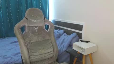 Snapshot of meow_mickey chatting on 03/16/26, 07:45 Mickey online show from 03/16/26, 07:45