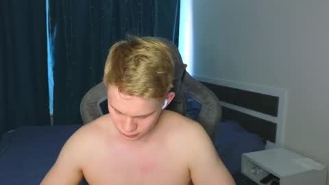 Snapshot of meow_mickey chatting on 03/18/26, 03:42 Mickey online show from 03/18/26, 03:42