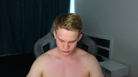 Snapshot of meow_mickey chatting on 04/02/26, 04:32 Mickey online show from 04/02/26, 04:32