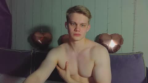 Snapshot of meow_mickey chatting on 04/06/26, 05:19 Mickey online show from 04/06/26, 05:19