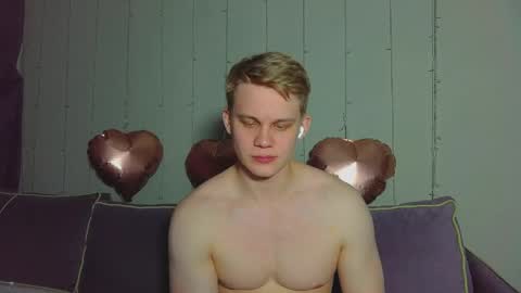 Snapshot of meow_mickey chatting on 04/07/26, 06:36 Mickey online show from 04/07/26, 06:36