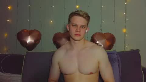 Snapshot of meow_mickey chatting on 04/09/26, 06:19 Mickey online show from 04/09/26, 06:19