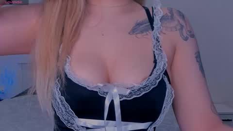 Snapshot of meow_rinnie chatting on 09/13/25, 10:37 My links --- online show from 09/13/25, 10:37